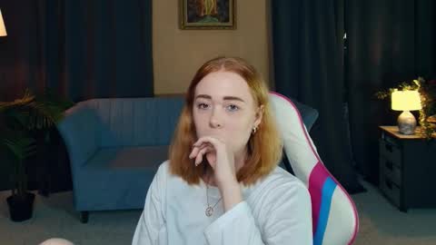 Snapshot of nelliemathers chatting on December 2025 10:03:01 PM Nelli online show from December 2025 10:03:01 PM