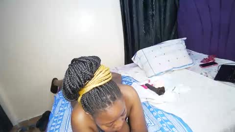 Snapshot of nellyeluxe chatting on December 2025 05:45:02 AM nellyeluxe online show from December 2025 05:45:02 AM