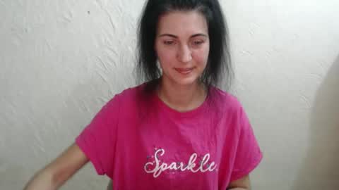 Nensy online show from November 2025 07:57:01 PM