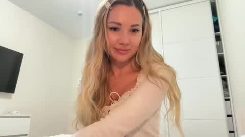 NensySafrons online show from April 2026 08:39:01 PM