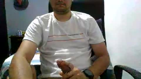 Snapshot of nerdxxx94 chatting on June 2026 04:24:01 AM MrBull online show from June 2026 04:24:01 AM