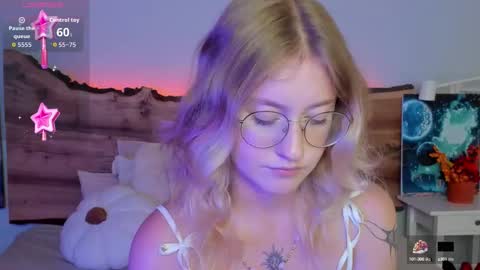 Nerissa online show from September 2025 08:43:01 PM