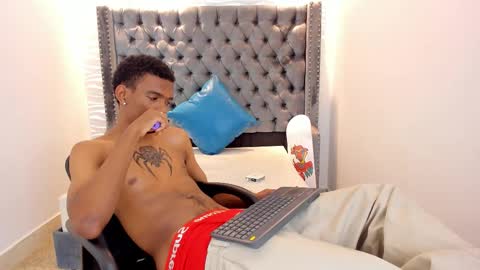 Nero online show from December 2025 07:55:01 PM