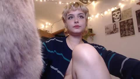 Snapshot of neurotic_witch chatting on February 2025 06:47:02 AM Mar online show from February 2025 06:47:02 AM