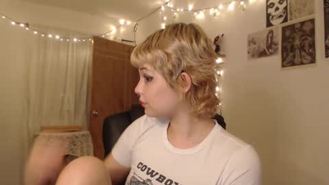 Snapshot of neurotic_witch chatting on March 2025 09:17:02 AM Mar online show from March 2025 09:17:02 AM