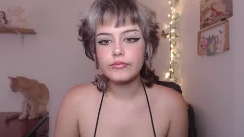 Snapshot of neurotic_witch chatting on September 2025 07:25:01 PM Mar online show from September 2025 07:25:01 PM