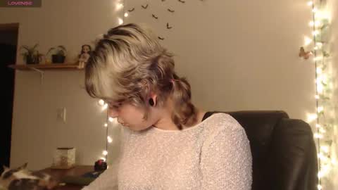 Snapshot of neurotic_witch chatting on October 2025 05:47:02 AM Mar online show from October 2025 05:47:02 AM