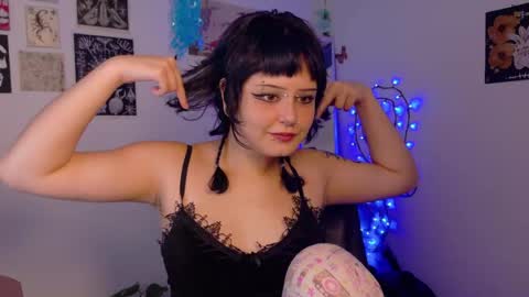 Snapshot of neurotic_witch chatting on May 2026 08:53:02 AM Mar online show from May 2026 08:53:02 AM