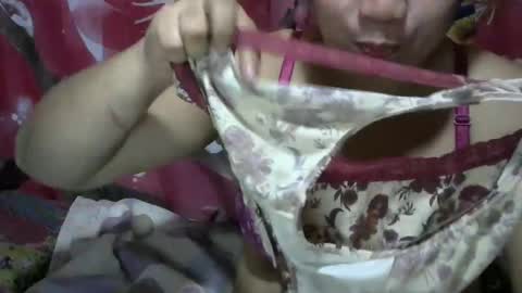 Snapshot of new_lady24 chatting on February 2025 12:51:01 AM new_lady24 online show from February 2025 12:51:01 AM