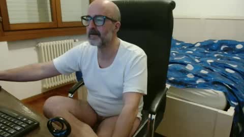 simi online show from April 2026 06:47:01 PM