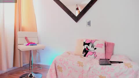 ximena online show from January 2025 09:04:01 PM