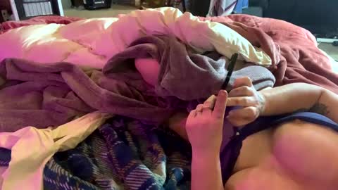 Snapshot of newby101 chatting on January 2025 10:13:02 AM Meow Meow online show from January 2025 10:13:02 AM