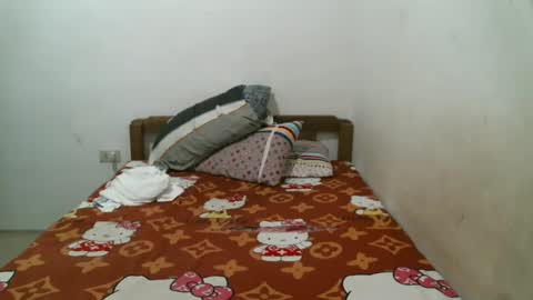 Snapshot of newest_star69 chatting on February 2025 12:19:02 AM Lucy Pearl online show from February 2025 12:19:02 AM