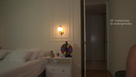 Snapshot of newmollybrooke chatting on September 2025 11:08:01 PM all my links Here online show from September 2025 11:08:01 PM