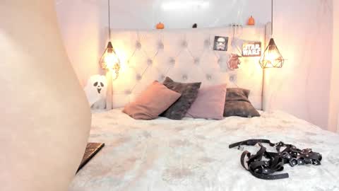 Milena online show from November 2025 01:33:01 PM