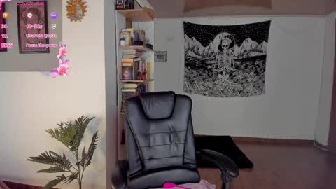 Snapshot of nia_blaze chatting on February 2025 07:10:02 PM Nia online show from February 2025 07:10:02 PM