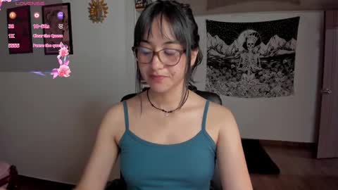 Snapshot of nia_blaze chatting on February 2025 09:48:01 PM Nia online show from February 2025 09:48:01 PM