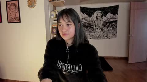 Snapshot of nia_blaze chatting on February 2025 09:14:02 PM Nia online show from February 2025 09:14:02 PM