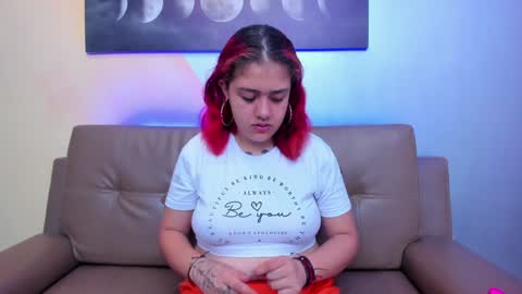 Estefani  online show from January 2025 12:02:02 PM