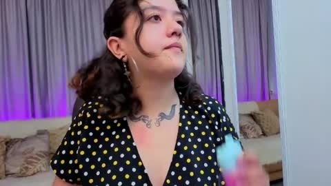 Estefani  online show from April 2026 08:31:02 PM