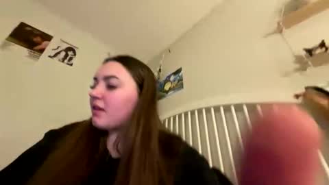 Snapshot of niaelsien chatting on December 2025 06:19:02 AM Nia online show from December 2025 06:19:02 AM