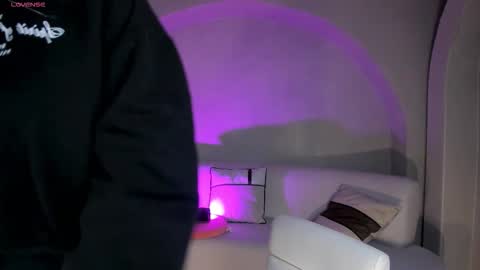 SQUIRTER DOLL    online show from October 2025 11:36:02 AM