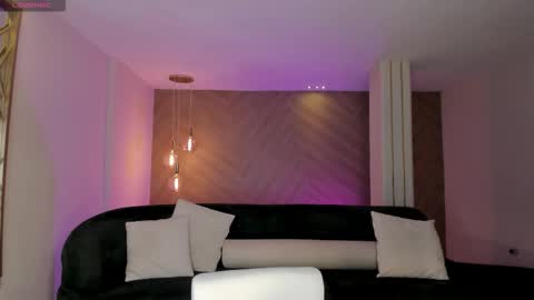 SQUIRTER DOLL    online show from February 2026 06:12:02 PM