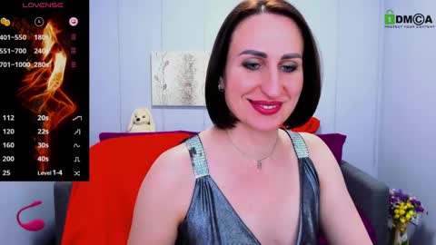 niasmithh online show from February 2025 05:13:02 PM