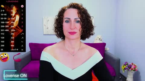 niasmithh online show from November 2025 01:21:02 PM