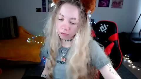 nica_kawaii online show from April 2026 07:35:01 AM