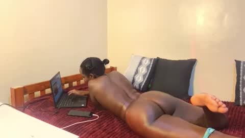 nicahstar online show from April 2026 03:37:01 PM