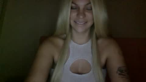 Snapshot of nicecolddrink2 chatting on November 2025 12:05:02 PM Amber online show from November 2025 12:05:02 PM