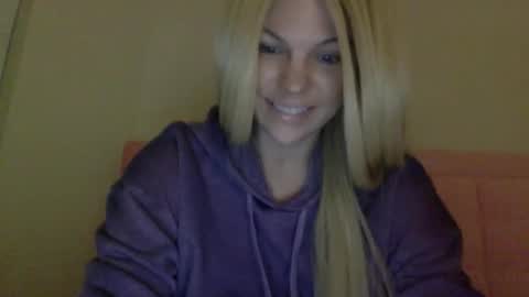 Amber online show from December 2025 12:45:01 PM
