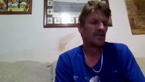 Snapshot of niceozziecockxxx chatting on November 2025 12:21:01 AM Sexiishaine online show from November 2025 12:21:01 AM