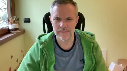 Snapshot of niceshy_71 chatting on December 2024 07:29:02 AM Andrew online show from December 2024 07:29:02 AM