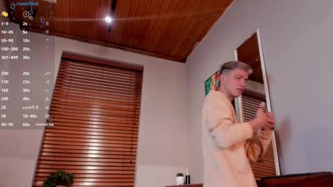 Nick  online show from October 2025 12:42:02 PM