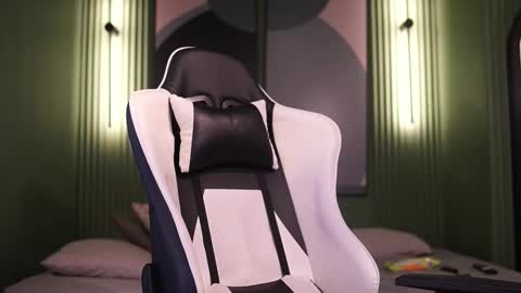 Snapshot of nick_vans chatting on October 2025 01:28:01 PM Jhohan online show from October 2025 01:28:01 PM