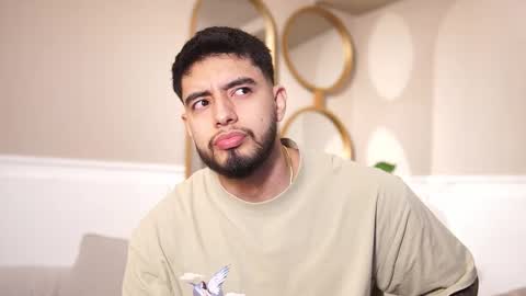 Snapshot of nick_vans chatting on November 2025 12:15:02 PM Jhohan online show from November 2025 12:15:02 PM