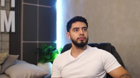 Snapshot of nick_vans chatting on December 2025 12:32:02 PM Jhohan online show from December 2025 12:32:02 PM