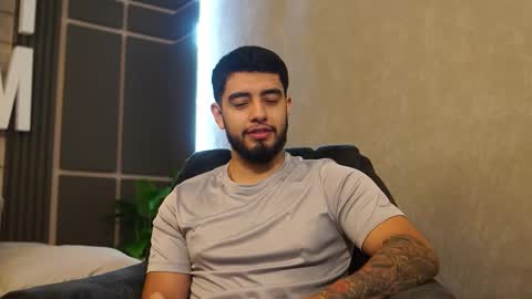 Snapshot of nick_vans chatting on December 2025 12:47:02 PM Jhohan online show from December 2025 12:47:02 PM