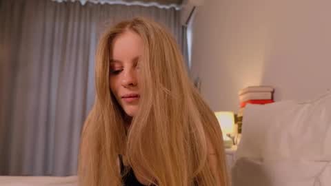 Nicka Cherie online show from April 2026 04:01:01 PM