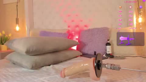 nickiwestt___ online show from August 2026 09:49:02 PM