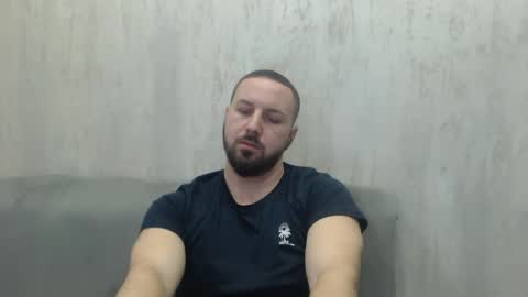 Julian online show from December 2025 11:14:02 PM