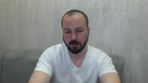 Julian online show from May 2026 09:11:02 PM
