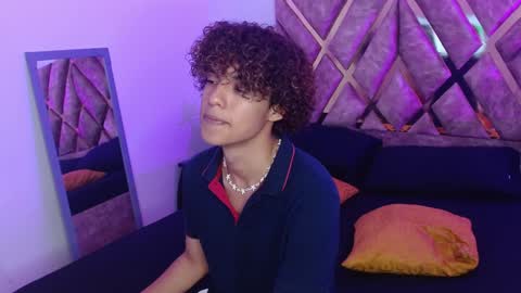 Nickolas Muoz online show from February 2025 01:51:02 PM