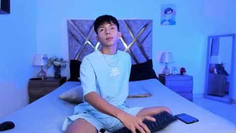 Nickolas Muoz online show from October 2025 08:42:01 PM