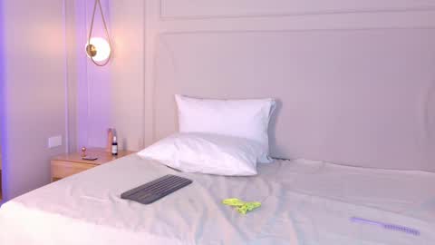 Snapshot of nicky_belmonth chatting on December 2024 04:32:01 PM nicky_belmonth online show from December 2024 04:32:01 PM