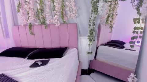 Snapshot of nicky_bonny18 chatting on February 2026 12:23:02 PM nicky_bonny18 online show from February 2026 12:23:02 PM