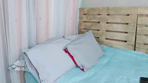 Snapshot of nicky_oli chatting on February 2025 04:24:01 PM nicky_oli online show from February 2025 04:24:01 PM