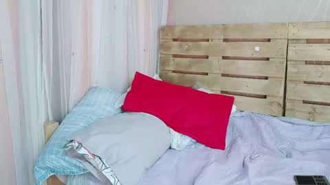 Snapshot of nicky_oli chatting on February 2025 03:06:01 PM nicky_oli online show from February 2025 03:06:01 PM